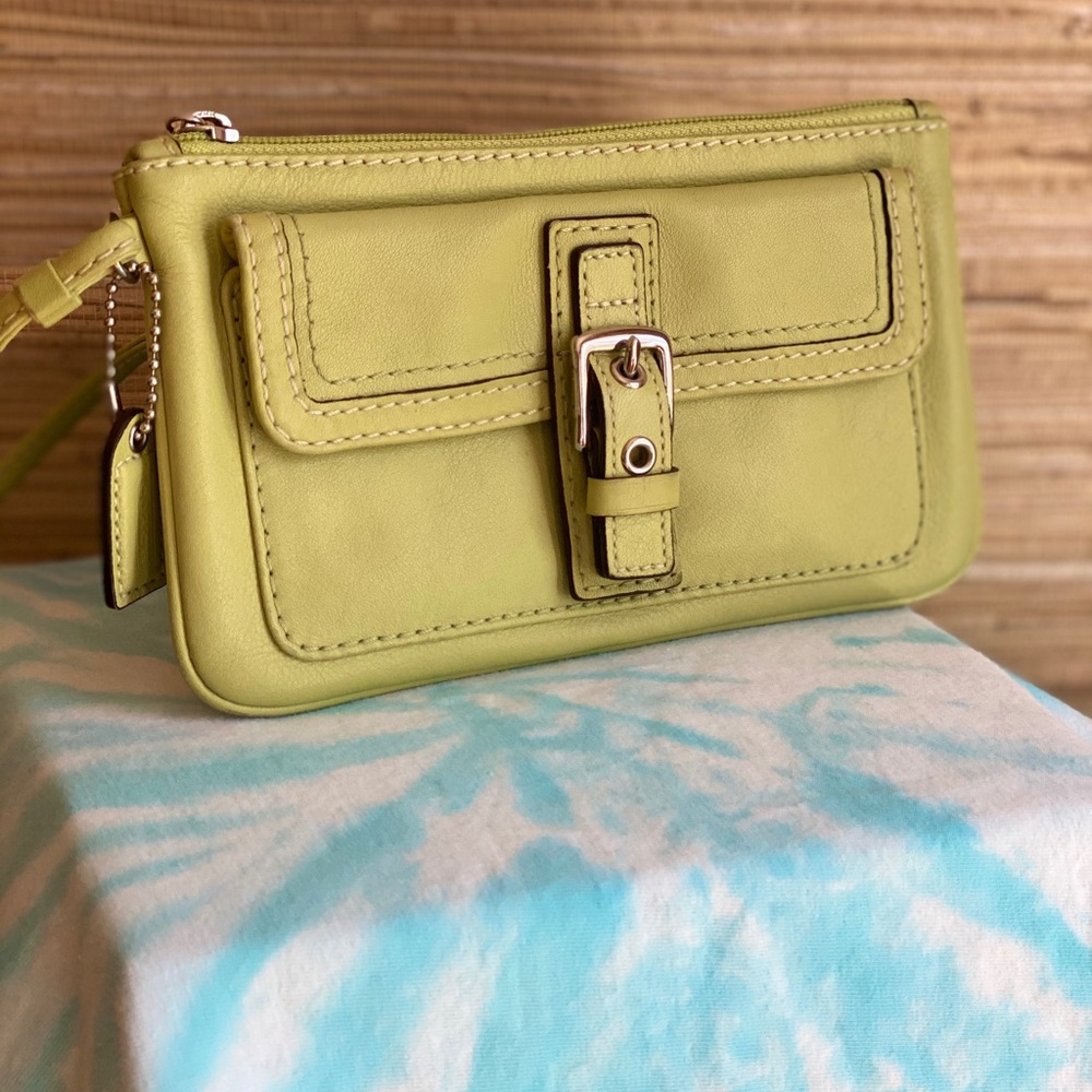 COACH LIME GREEN WRISTLET